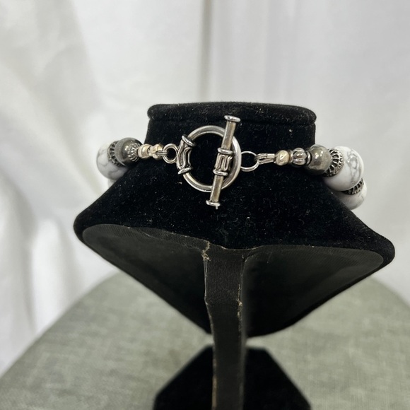 Unisex Howlite Gemstone Bracelet With Howlite Pendent and Silver Coin W/ Charm. - Picture 5 of 12